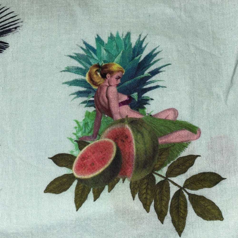 On The Byas Shirt Men's Medium Green Pinup Girls Hawaiian AOP Button Up Tropic - Picture 9 of 16
